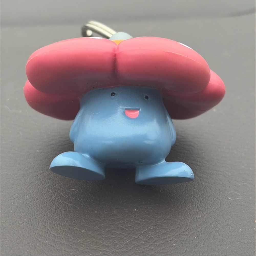 Pokemon VILEPLUME Keychain Figure - 2.25" PVC Toy 1999 Burger King